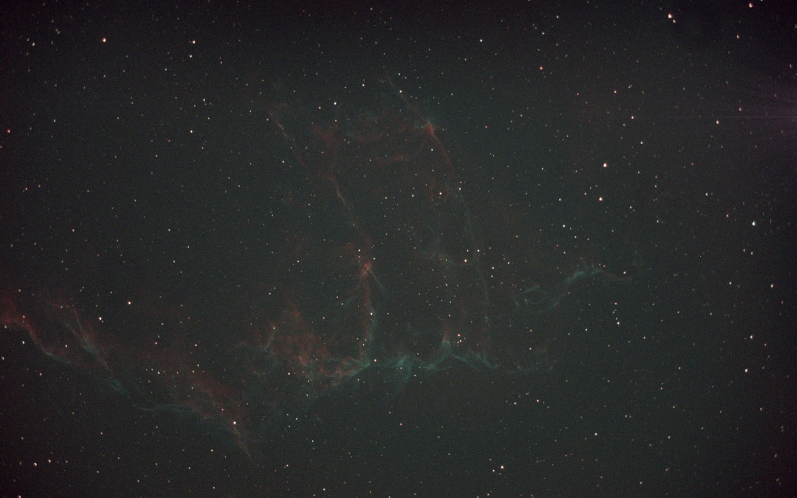 The same Veil Nebula data before processing — faint, flat and noisy
